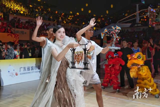 南方+ 姚志豪 拍摄