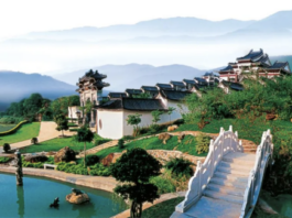 【大美广东·中印尼双语】(Bilingual Cina dan Indonesia)“粤BA”“粤超”双赛齐燃,潮州景区“折”学宠粉