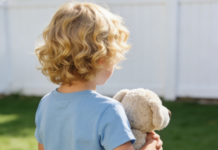 女子谎称儿子患癌骗捐 经济拮据却过奢华生活