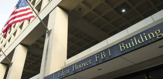 FBI指控三人向中国转移价值25亿美元的人工智能技术