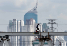 惠誉评级将印尼债务评级展望下调至“负面”