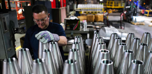 传美军火库存告急 白宫急召军火商筹补500亿