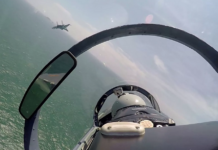 中国南部战区:菲律宾2架飞机非法侵闯黄岩岛领空