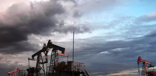 俄专家:美国打击伊朗意在抢占中国石油市场