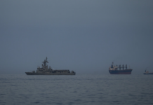 美财长:若军事条件许可 将为海峡油轮护航