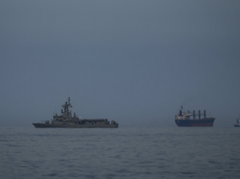 美财长:若军事条件许可 将为海峡油轮护航