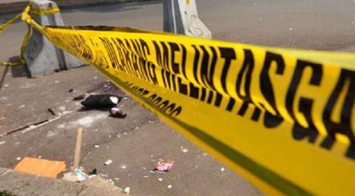 PIK重大连环车祸致2死7伤 涉事车辆一路失控连续撞击多辆摩托