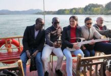 从广东到捷克,一把无弦吉他的“中欧奇妙游”丨广货行天下