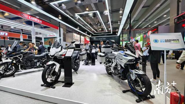 广交会上江门摩托车展位。皇智尧 摄