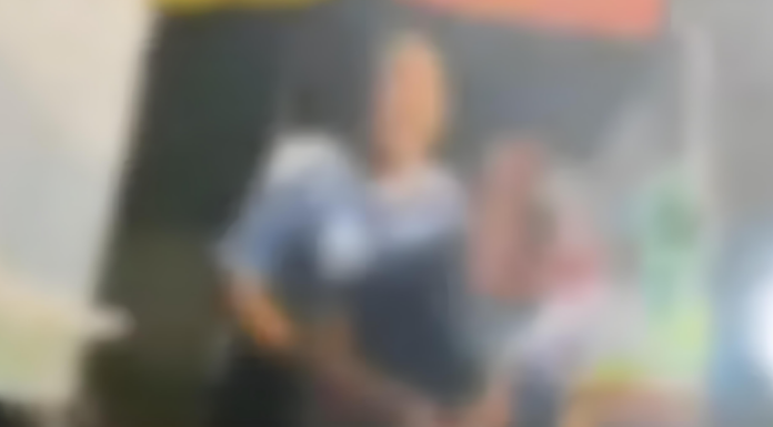 西加里曼丹餐馆老板涉嫌猥亵员工 视频曝光引发公愤