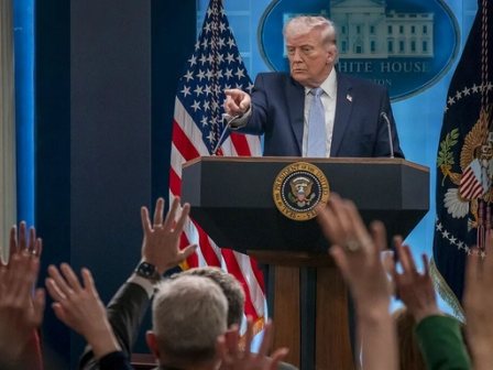 特朗普威胁中国:对伊供武将遇 “大麻烦”