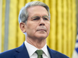 美财长呛中国:中东战事期间囤油限出口,非可靠伙伴