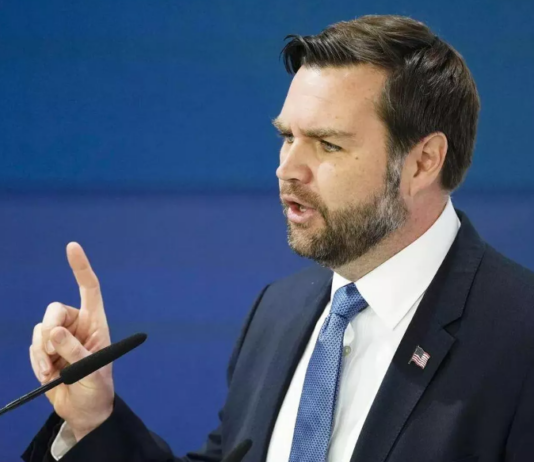 万斯质疑国防部 对伊朗冲突信息及导弹库存状况存疑