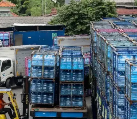 西亚局势致日惹塑料包装价格暴涨 中小微经营者承压