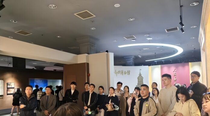 “90后”侨青走进上海虹口 读懂城市文脉与发展活力