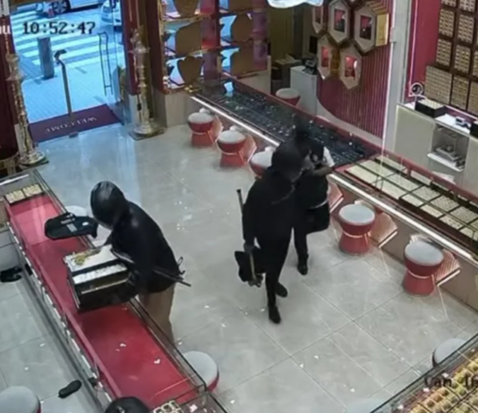 大马金店遭持枪洗劫 970万令吉金饰被抢