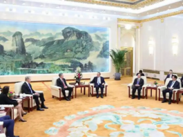李强会见美国参议员代表团:中美应更多对话而非对抗