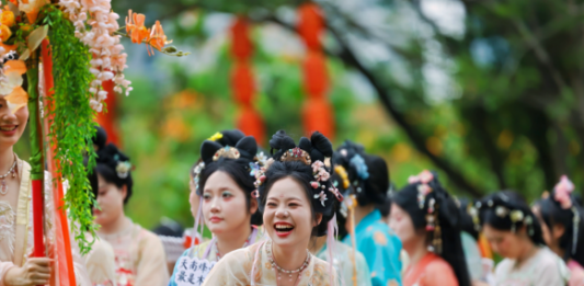 【大美广东·中印尼双语】(Bilingual Cina dan Indonesia)广州花朝节成为城市文化新IP