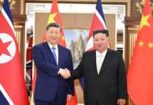习近平夫妇出席金正恩夫妇举行的小范围午宴