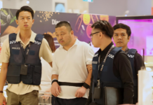 中国扒手团伙专程赴新加坡行窃 庭审曝光“调虎离山”偷包伎俩
