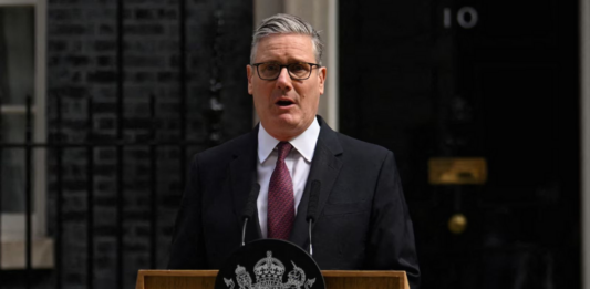 执政未满2年 英首相斯塔默黯然辞职