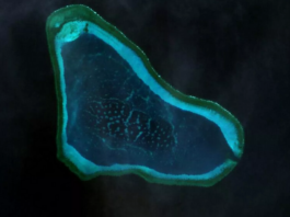 菲律宾敦促中国移除黄岩岛一处浮动设施