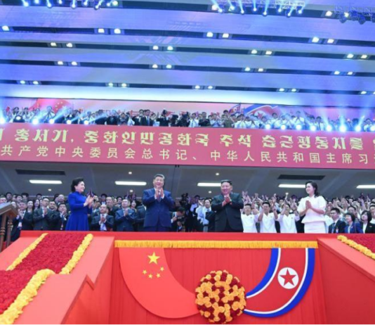 视频丨习近平和彭丽媛观看朝鲜专场文艺演出