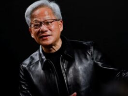 黄仁勋黑皮衣拍出96万美元,成交价达估价16倍