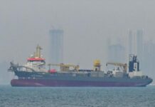 伊朗称两油轮在霍尔木兹海峡附近爆炸 美伊紧张局势再度升温