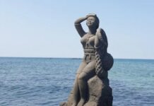 外籍男子亵渎济州海女雕像引发众怒,拍摄者公开道歉