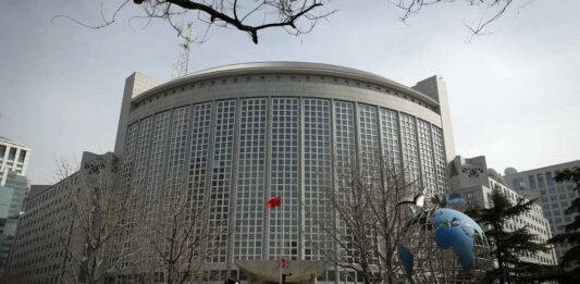 中日围绕南海仲裁案十周年交锋 中国向日本提出严正交涉