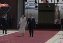 独家视频丨吉尔吉斯斯坦总统夫妇在机场迎接习近平主席到访