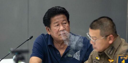 泰国前议员枪杀地方行政主席 警局受访抽烟引发争议 总理严厉斥责