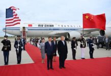 习近平抵达美国安德鲁斯空军基地发表书面讲话