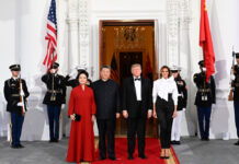 习近平和彭丽媛出席特朗普总统夫妇举行的欢迎国宴