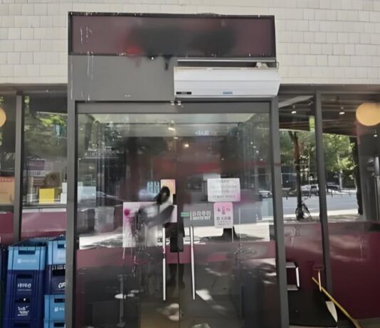 韩国中餐厅遭闯入涂鸦并疑遭喷农药 4名中国籍嫌疑人逃回中国