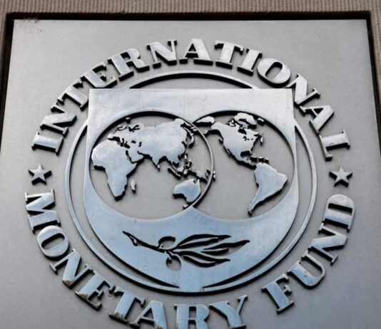 IMF预计全球经济今年增长3% 警告风险仍处高位