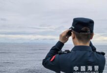 中国海警:菲船只突然加速斜插导致仙宾礁附近擦碰