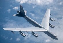 美军B-52轰炸机零部件严重短缺 部分飞机沦为“零件捐赠者”