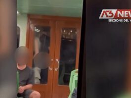 情侣威尼斯水上巴士上公然性行为 引发警方关注
