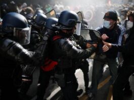 法国学生示威抗议教育环境恶化 全国逾7万人参与 多地爆发冲突