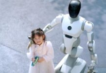 德国科隆机械人街头猥亵少女 两名少年涉案被查