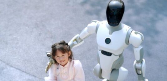 德国科隆机械人街头猥亵少女 两名少年涉案被查