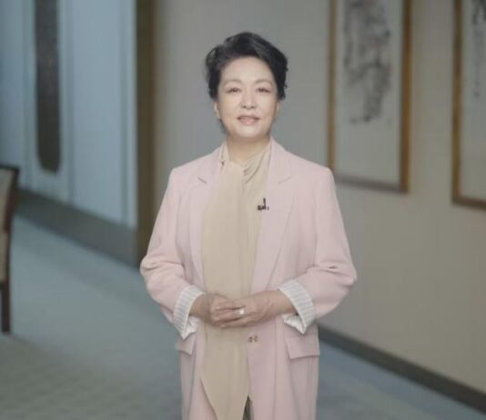 独家视频丨彭丽媛向2026年联合国教科文组织女童和妇女教育奖颁奖仪式发表视频致辞